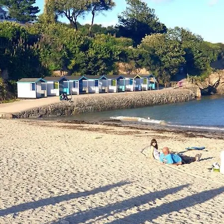 The Coach House Near Swanpool, Falmouth, Cornwall. Holiday home *