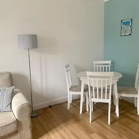 The Coach House Near Swanpool, Falmouth, Cornwall. Holiday home *