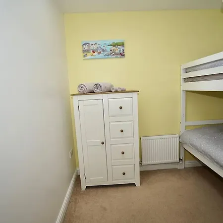 The Coach House Near Swanpool, Falmouth, Cornwall. Holiday home *